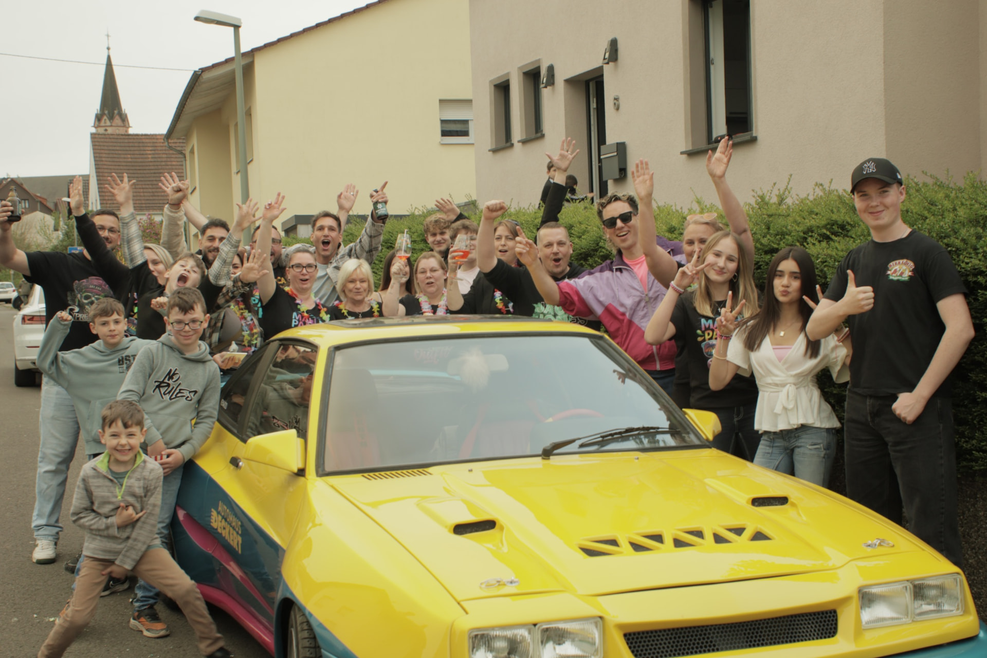 Benefizaktion mit Manni Manta und Crew vor der Manta
